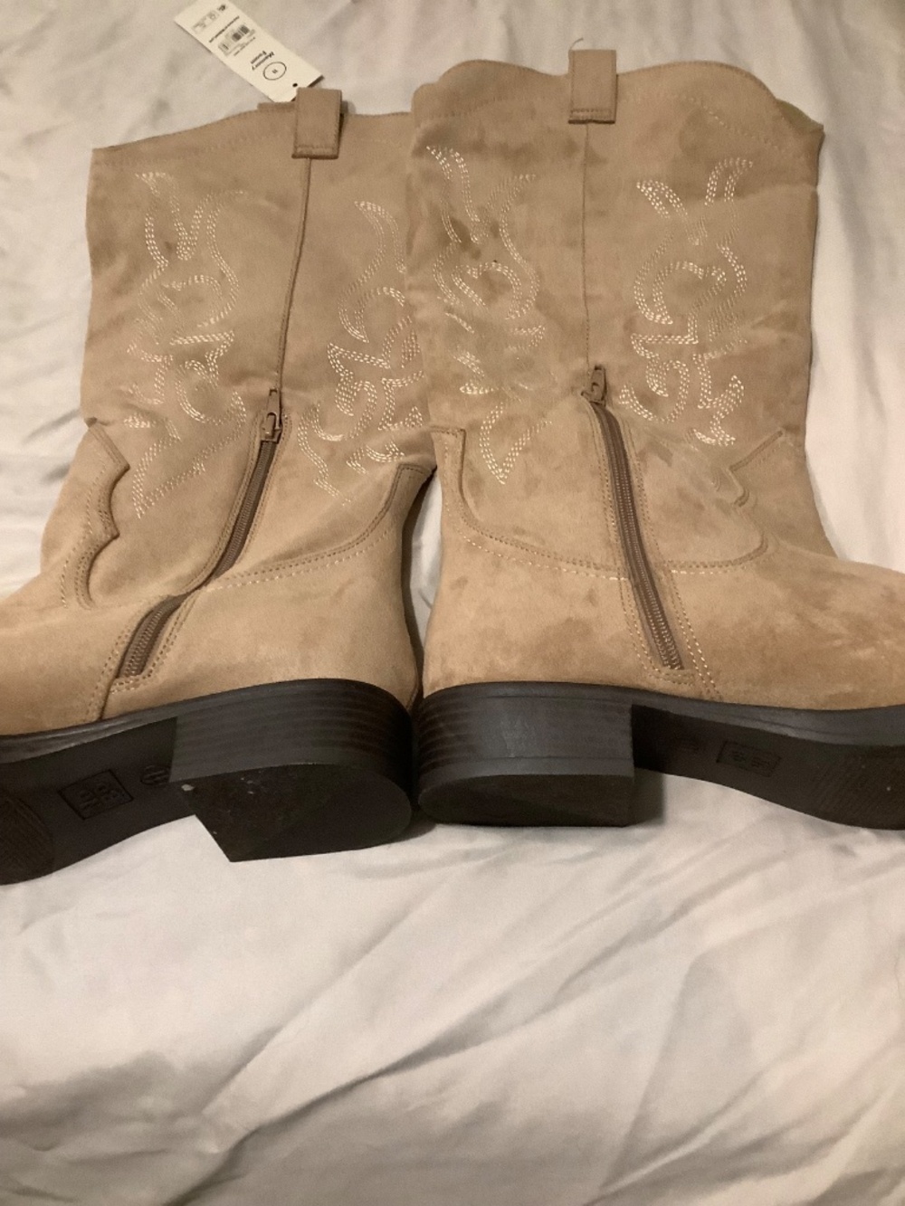 Boots - Picture 3 of 3